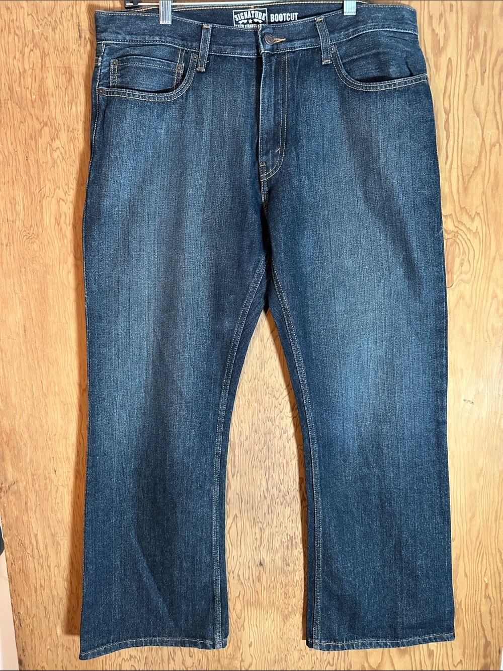 Signature Men's Bootcut Jeans in Deep Blue Wash